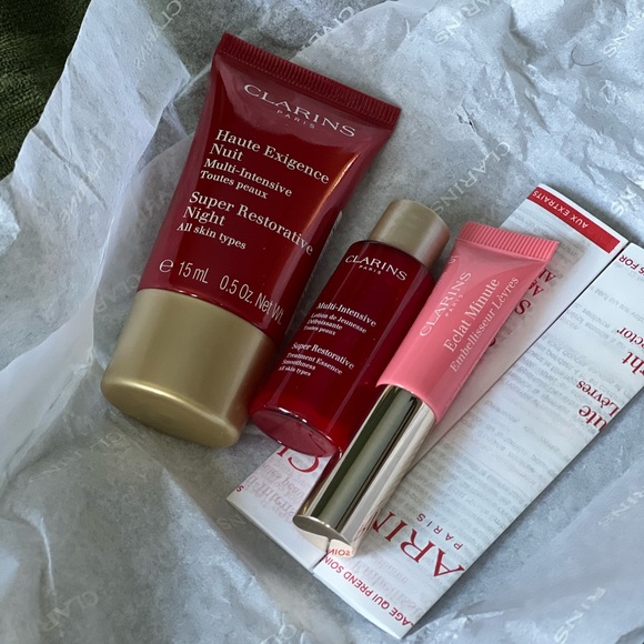 Clarins Travel Size Night Rejuvenating Kit - Picture 5 of 5